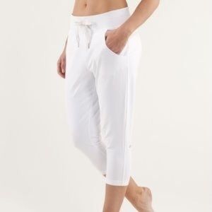 LULULEMON White Free Fall Crop Pants